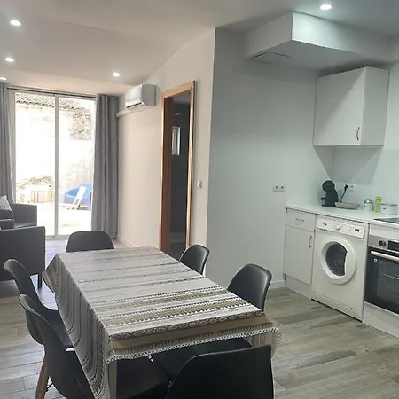 Piso En El Centro Del Vendrell. Alojamiento Entero. Exterior photo