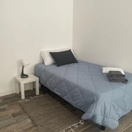 Piso En El Centro Del Vendrell. Alojamiento Entero. Exterior photo